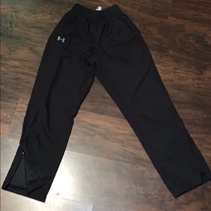 Men’s under armour wind pants size small